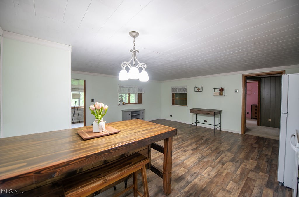 8015 Lake Drive, Sherrodsville, Ohio image 16