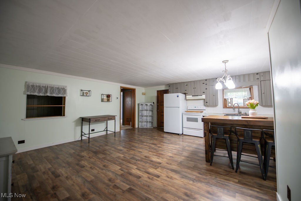 8015 Lake Drive, Sherrodsville, Ohio image 18
