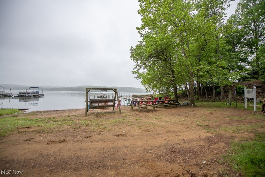 8015 Lake Drive, Sherrodsville, Ohio image 10