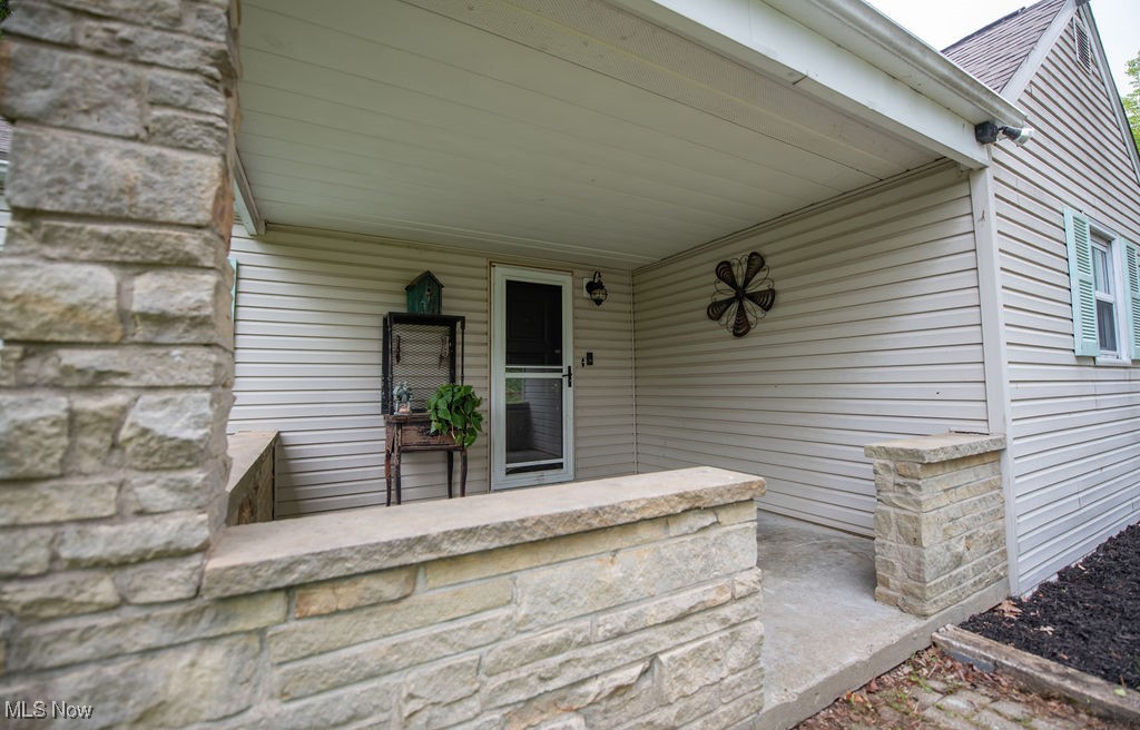 8015 Lake Drive, Sherrodsville, Ohio image 7