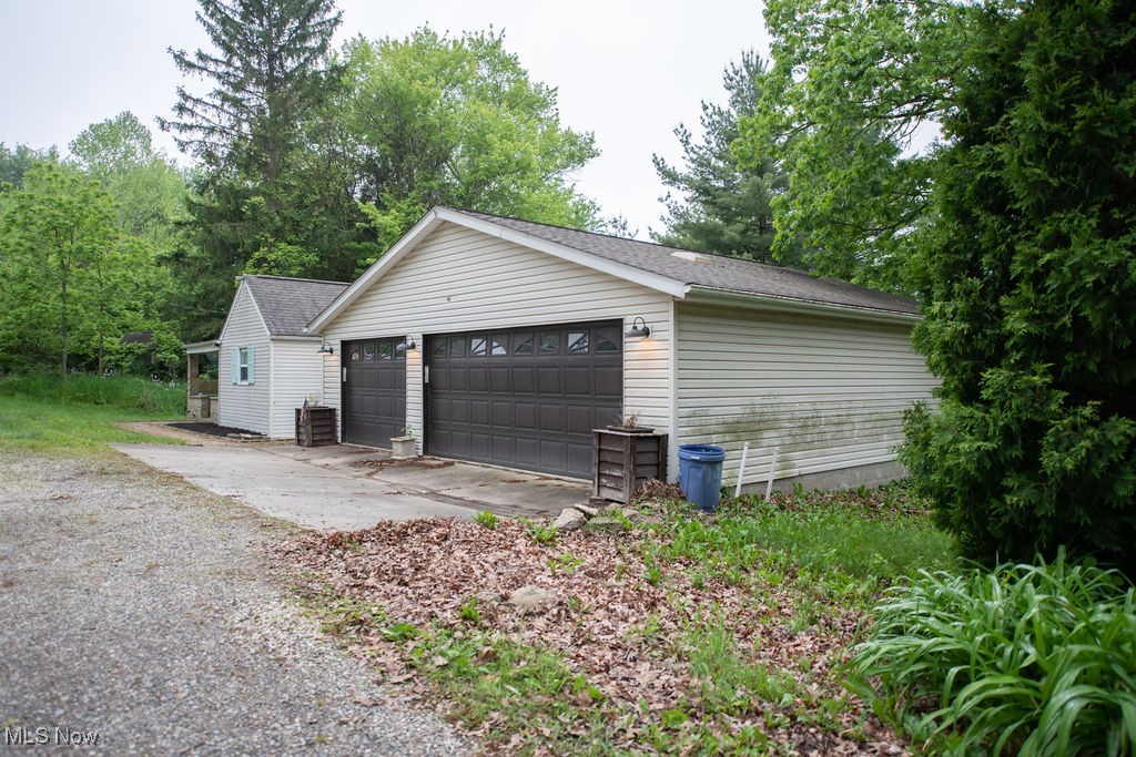 8015 Lake Drive, Sherrodsville, Ohio image 5