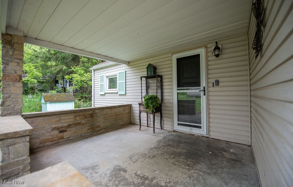 8015 Lake Drive, Sherrodsville, Ohio image 8