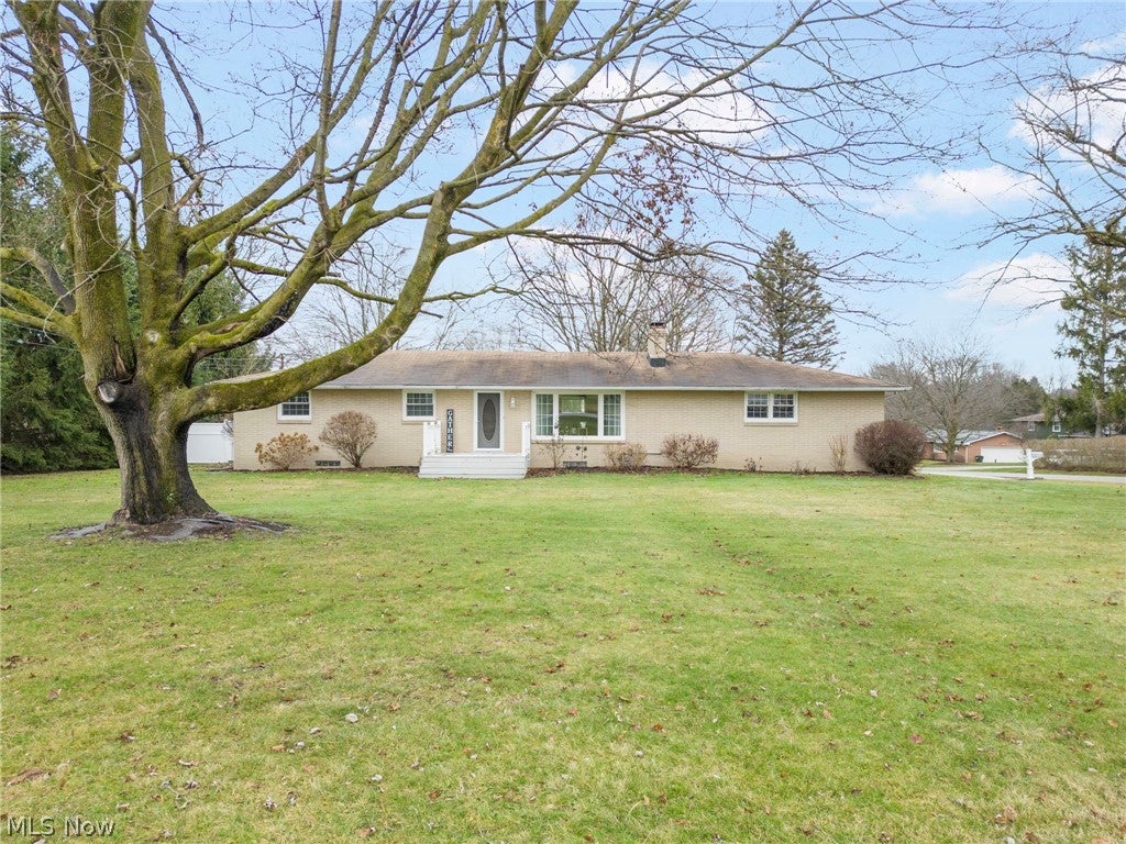 Photo of 5147 Broadway Avenue NE, Louisville, OH 44641 (MLS # 5223484)