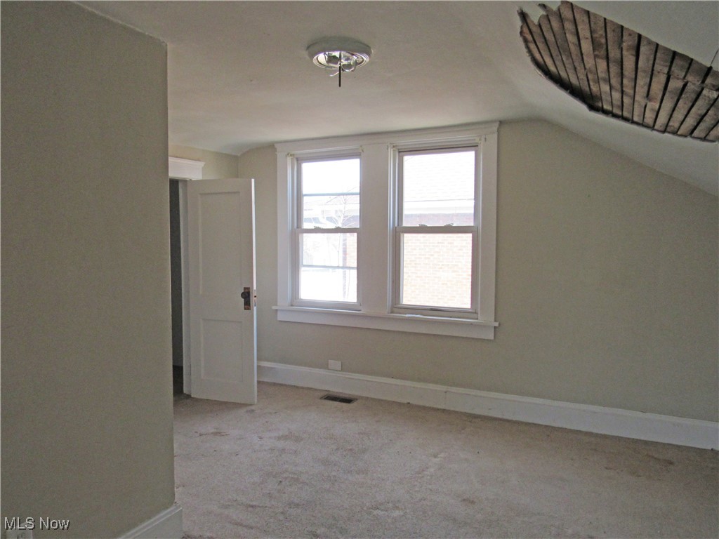 19811 Pawnee Avenue, Cleveland, Ohio image 21