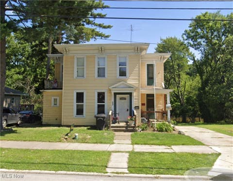 Homes For Sale - 526 East Avenue<br/> Elyria, OH 44035