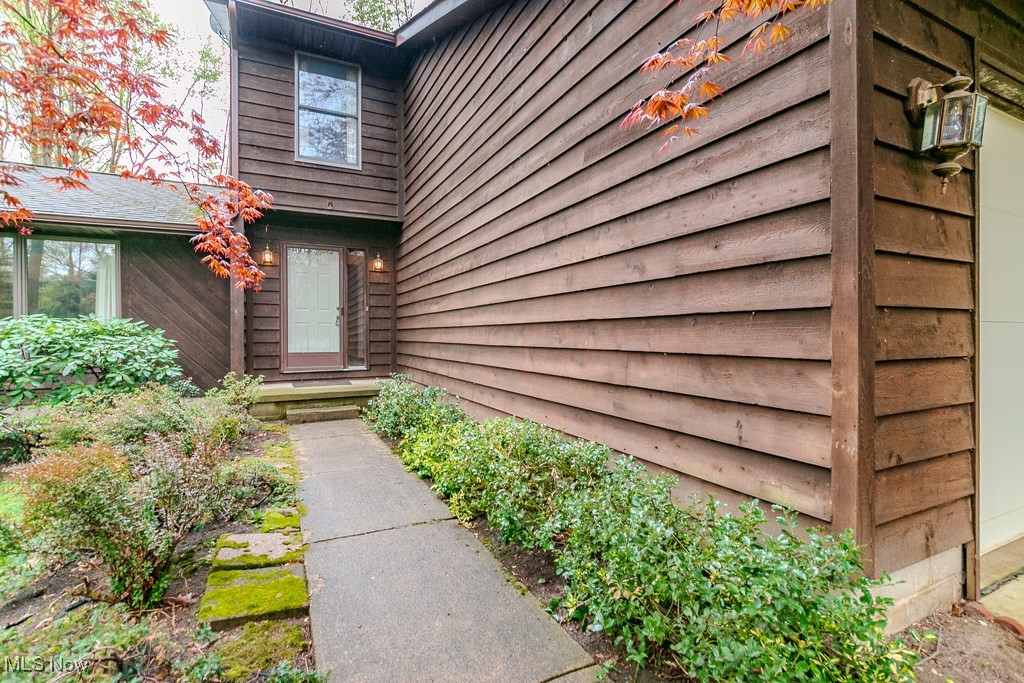 9122 Katherine Court, Mentor, Ohio image 2