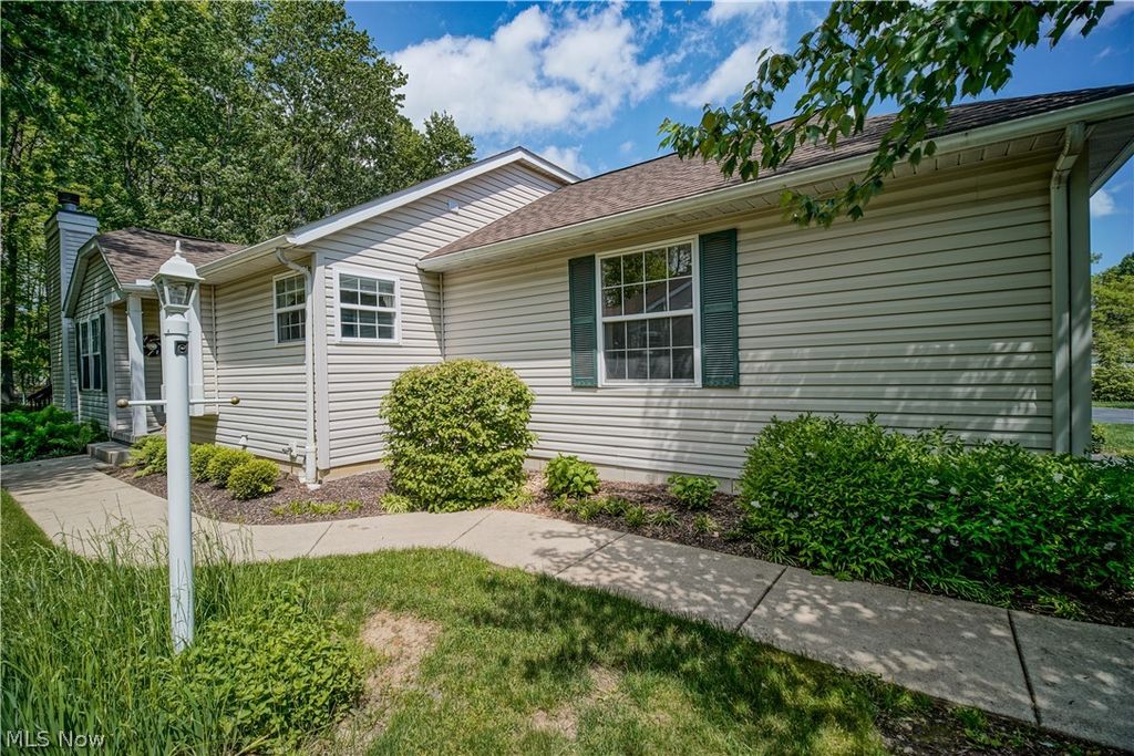 Photo of 2917 Windsor Court #106, Stow, OH 44224 (MLS # 5202491)