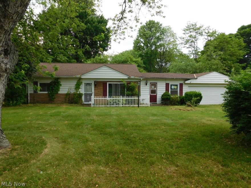 There is value galore packed in this home. Prices to sell, this 3 bedroom home has a living and family room, full bath, deck and two car garage on a spacious lot. Don't wait, make an appointment to see this home today!