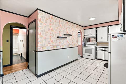 Tiny photo for 294 Oxford Avenue, Akron, OH 44310 (MLS # 5238920)