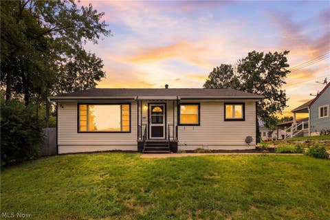 Photo of 294 Oxford Avenue, Akron, OH 44310 (MLS # 5238920)