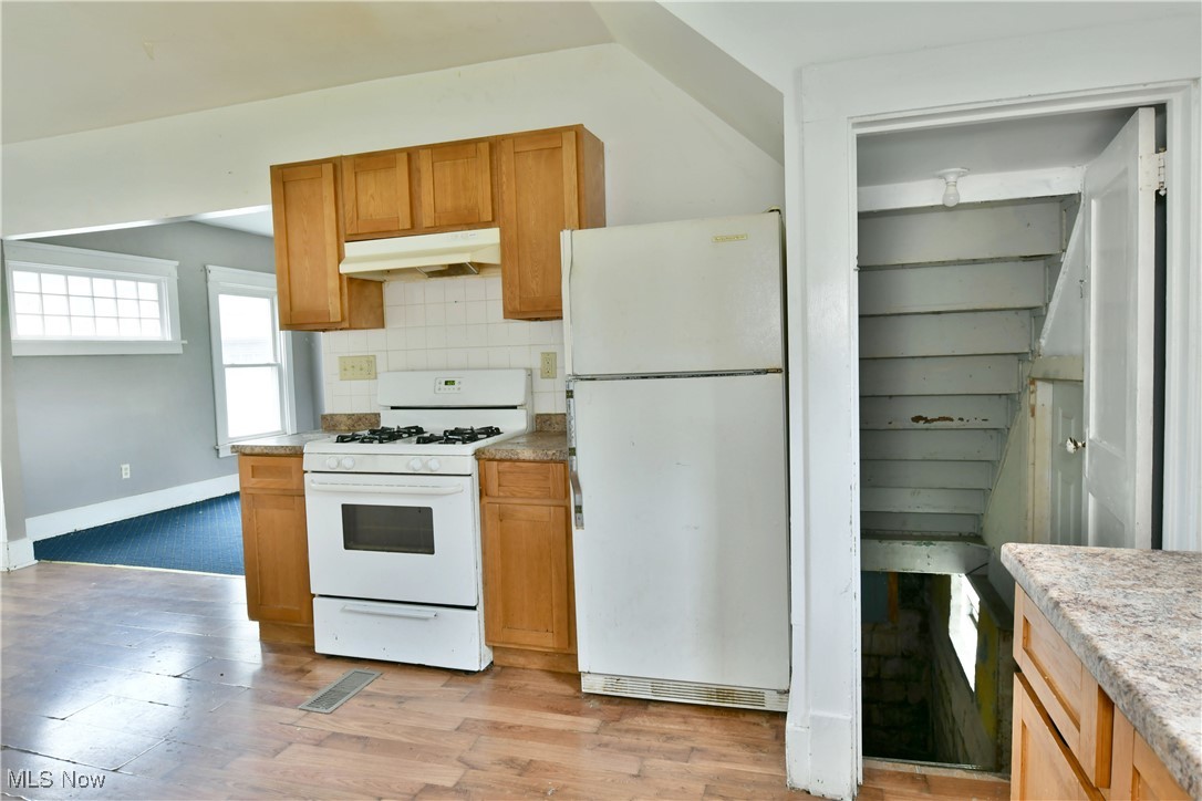 628 Prospect Avenue, Warren, Ohio image 11