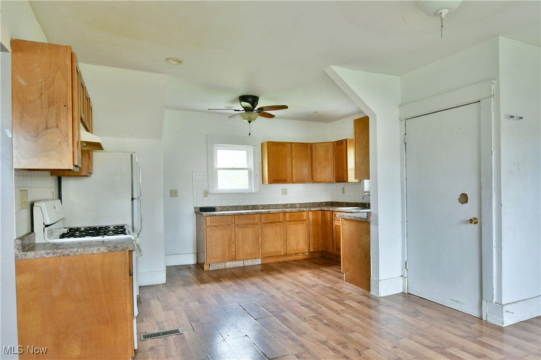 628 Prospect Avenue, Warren, Ohio image 14
