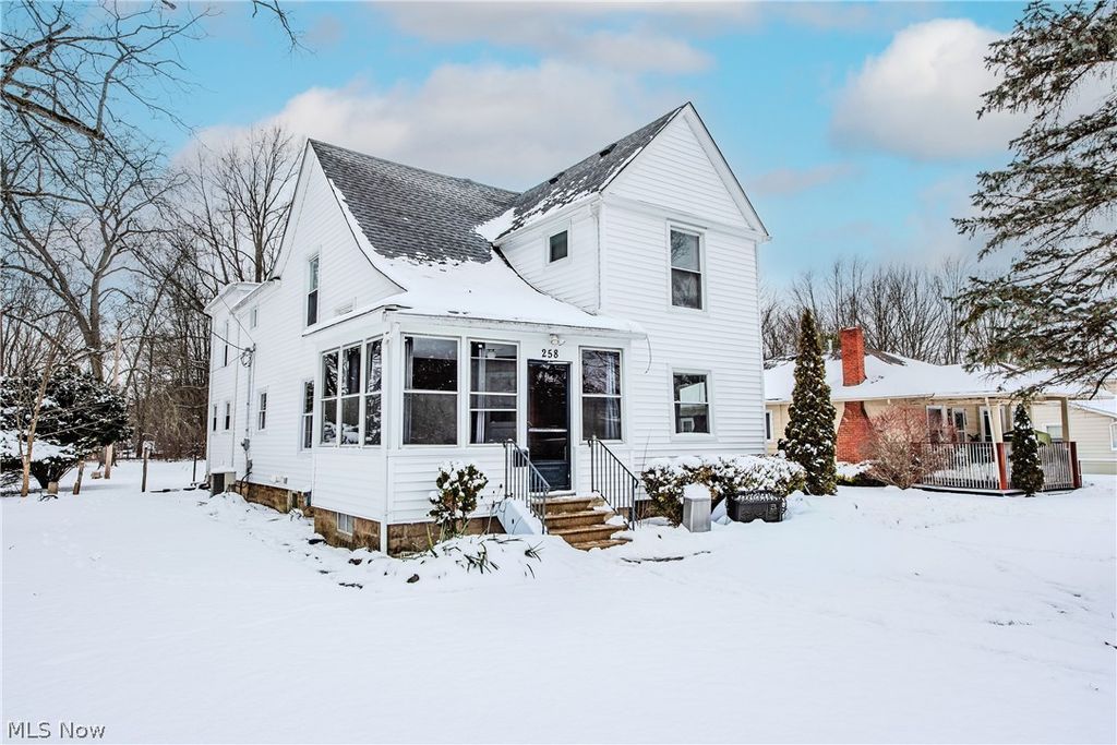 Photo of 258 N Pleasant Street, Oberlin, OH 44074 (MLS # 5188806)