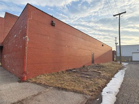 Tiny photo for 314 Cherry Avenue SE, Canton, OH 44702 (MLS # 5187470)