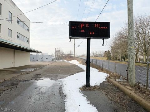 Tiny photo for 314 Cherry Avenue SE, Canton, OH 44702 (MLS # 5187470)