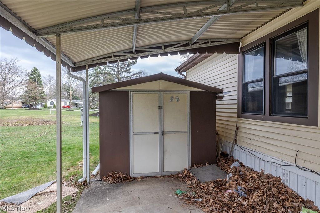 Photo of 46 Sycamore Dr, Olmsted Township, OH 44138 (MLS # 5190255)