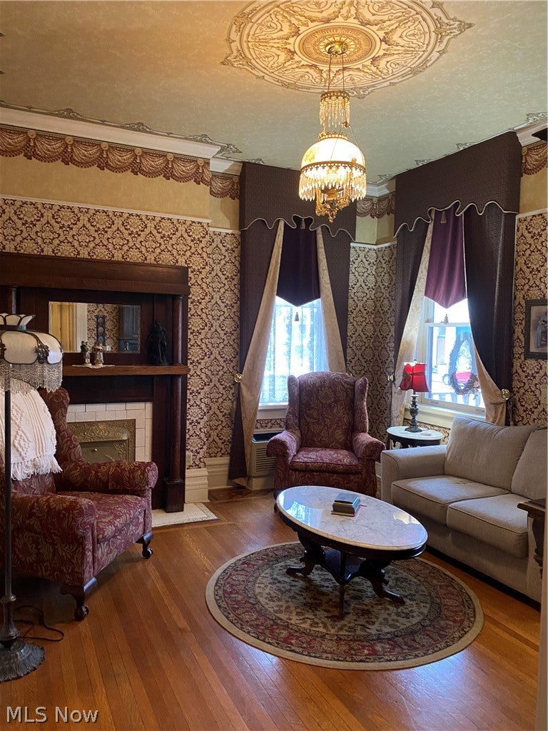 122 W 5th Street