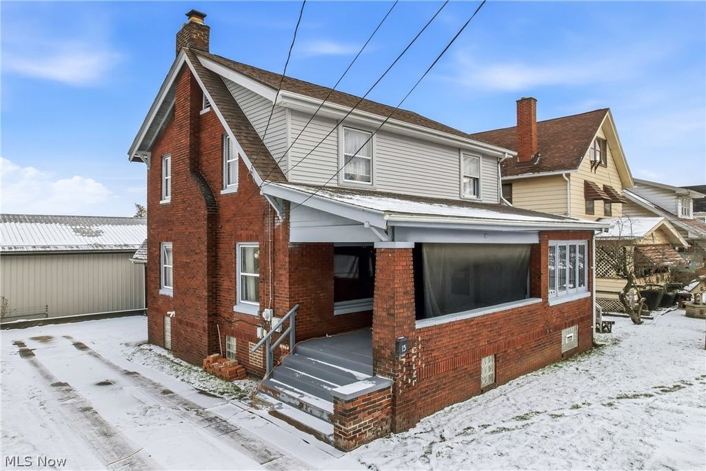 Photo of 15 S Portland Avenue, Youngstown, OH 44509 (MLS # 5208762)
