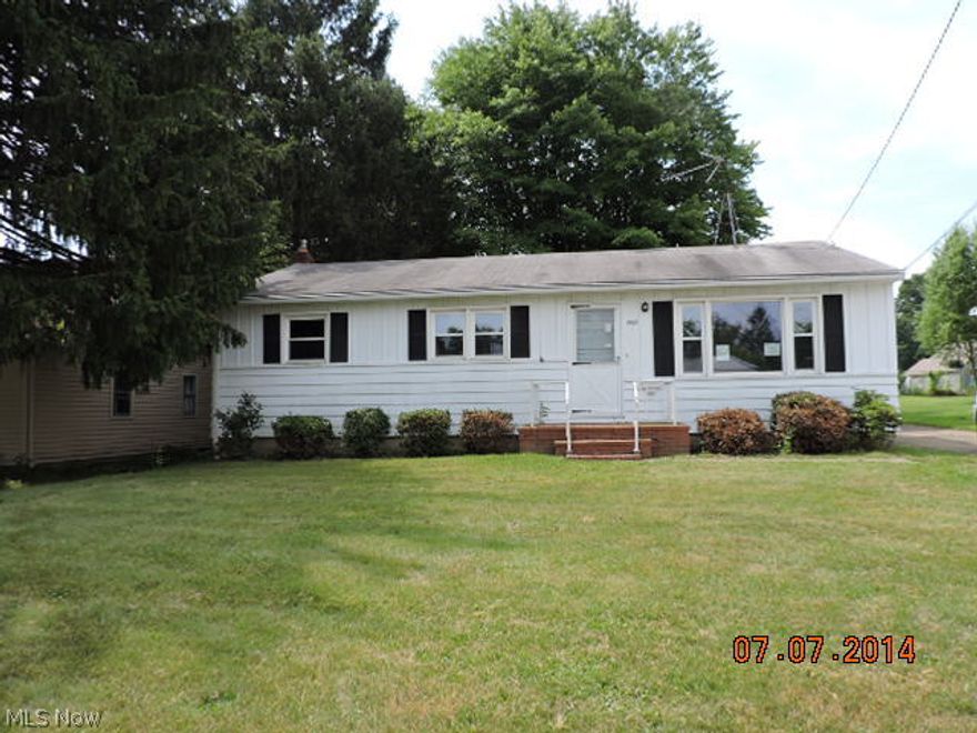 Alum sided ranch home with basement, rear enclosed patio plus 2c det garage. Dead end street, kitchen with dinette and hardwood floors. o The purchaser must be buying the home as their primary residence during the initial 20 days of listing, without competition from investors. This property is eligible under the Freddie Mac First Look Initiative through 08/13/2014