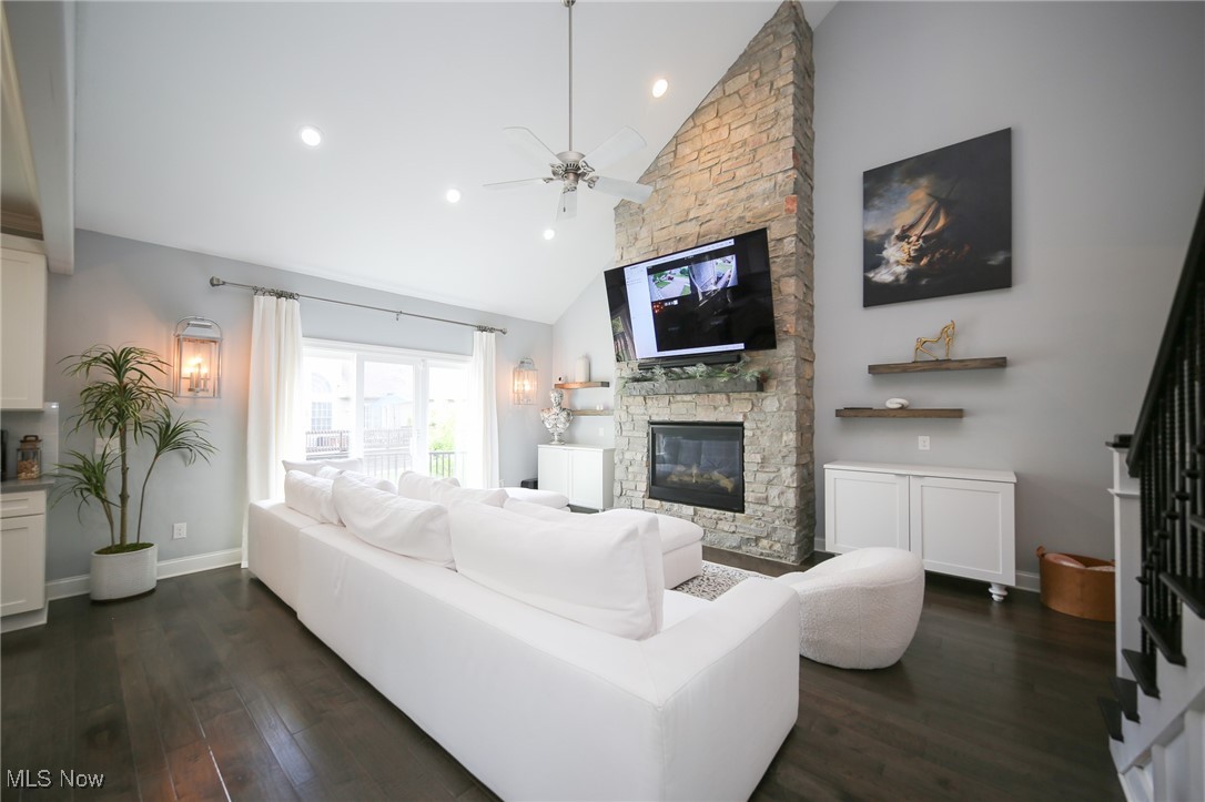 Red Tail Dev #6 Sec 25 - Residential