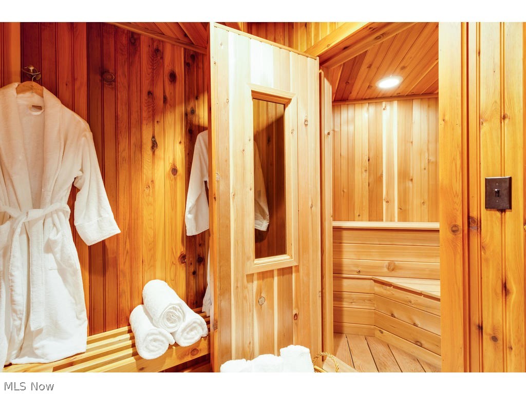 Deer Run Oval - Residential