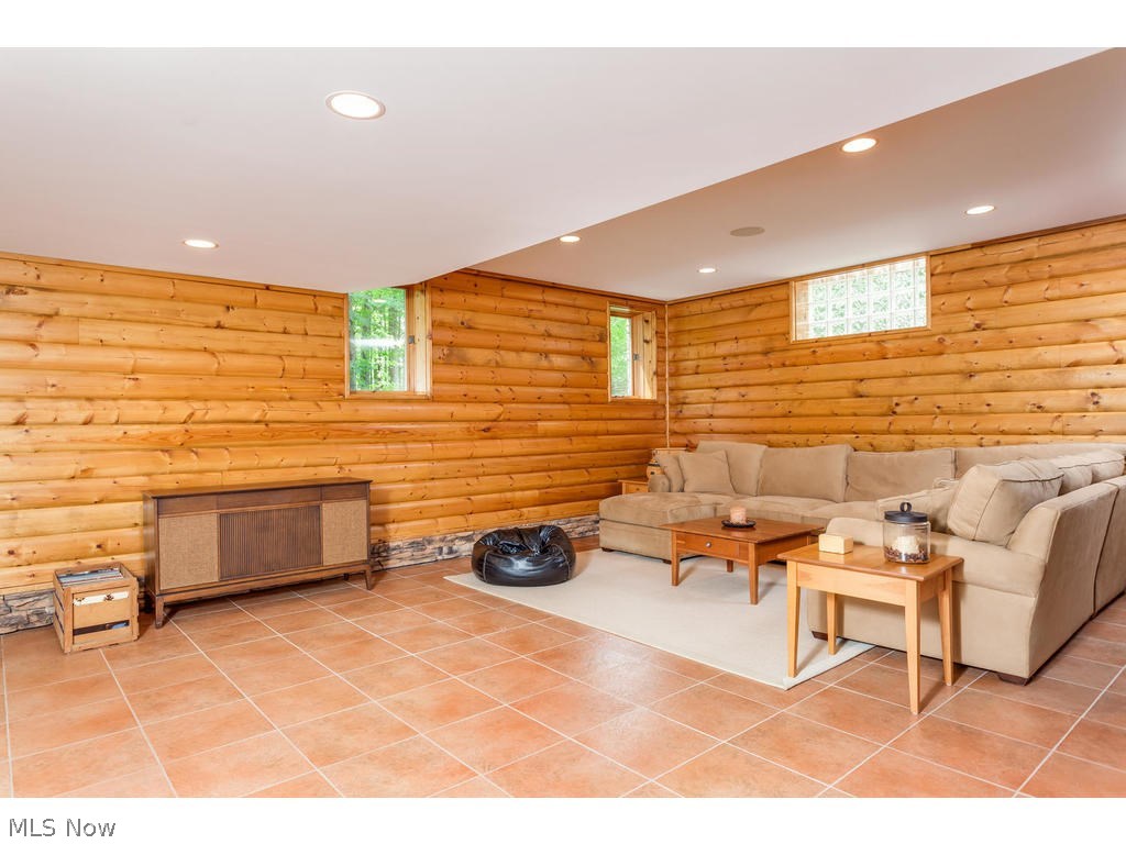 Deer Run Oval - Residential