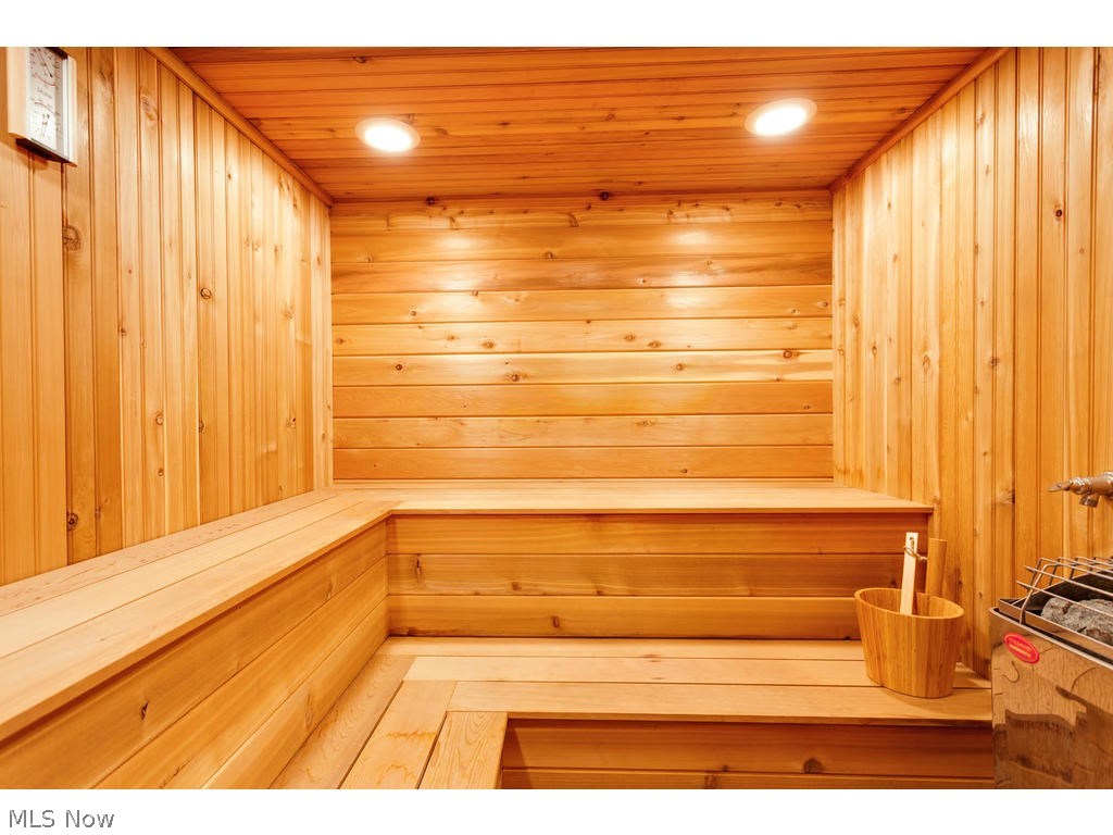 Deer Run Oval - Residential