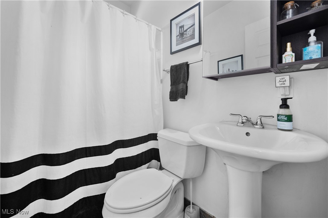 1415 W 114th Street, Cleveland, Ohio image 10
