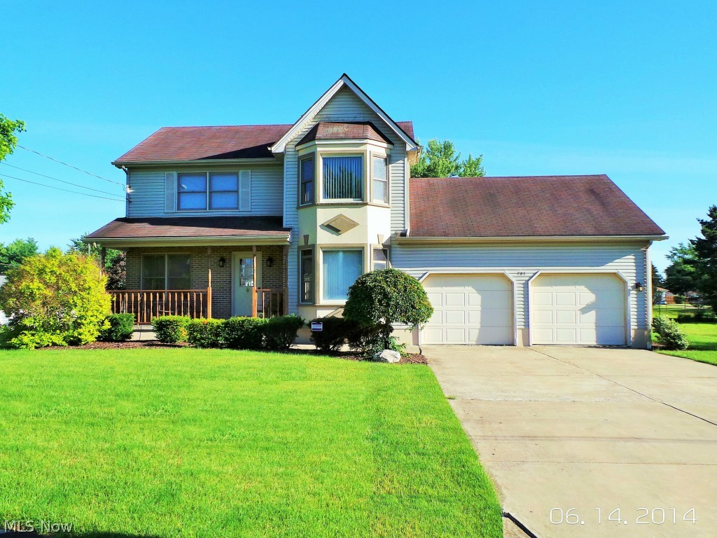 Beautiful well maintained 3 bedroom, 2 1/2 bath home with 2 lots.Features include: large eat-in kitchen, formal dining room, huge living room and first floor laundry. Large master BR, full waterproofed basement, 24 x 12 wooden deck, security system, water softener. Home warranty included.