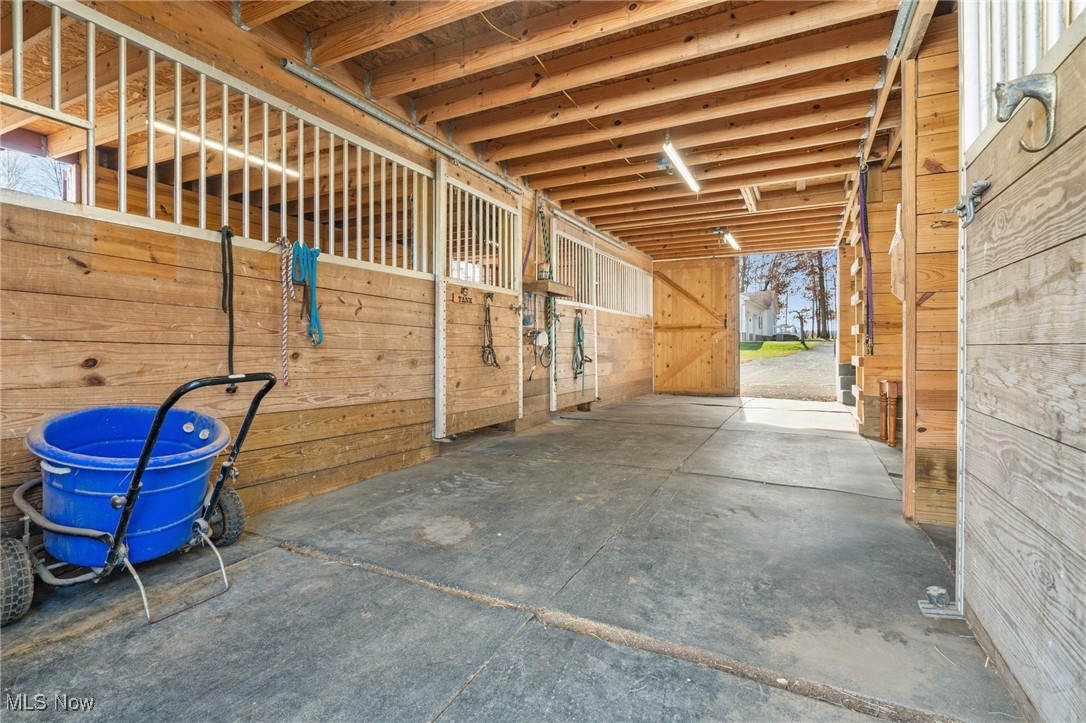 8541 Lee Road, Malvern, Ohio image 29
