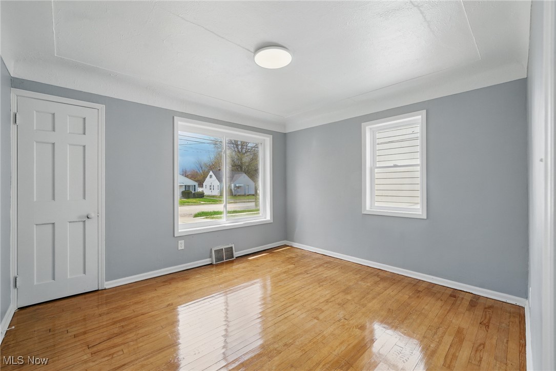 735 E 260th Street, Euclid, Ohio image 23