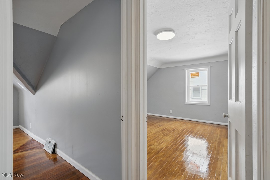 735 E 260th Street, Euclid, Ohio image 30