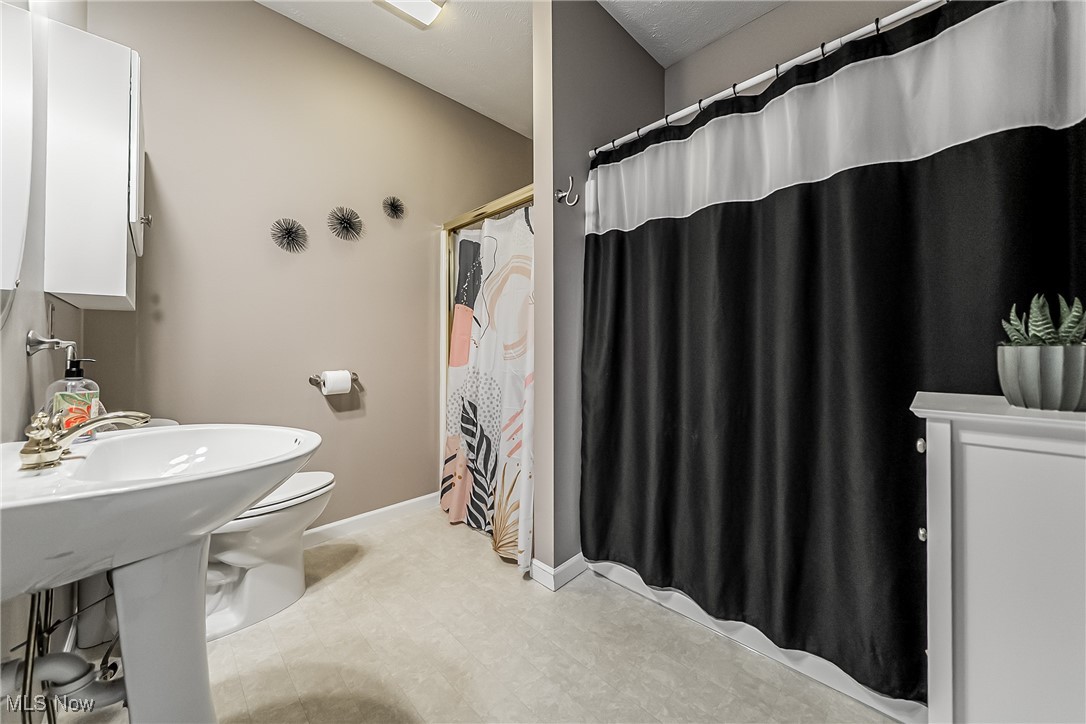 2761 Rising Meadow Drive, Akron, Ohio image 30