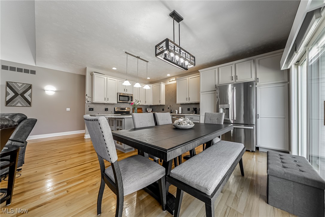 2761 Rising Meadow Drive, Akron, Ohio image 14