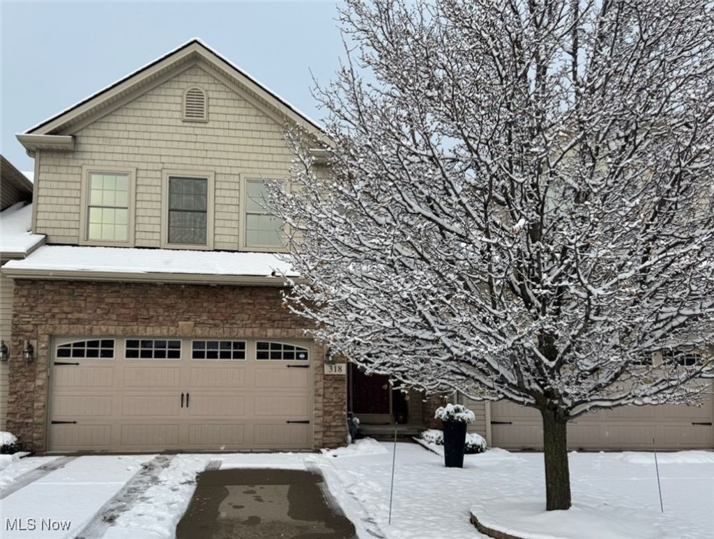 Photo of 318 Lakewick Lane, Willowick, OH 44095 (MLS # 5174902)