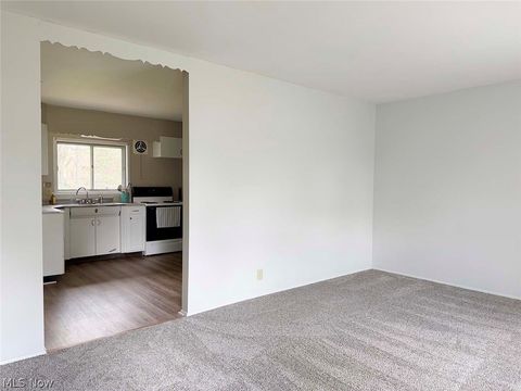 Tiny photo for 421 Linwood Drive, Alliance, OH 44601 (MLS # 5203327)