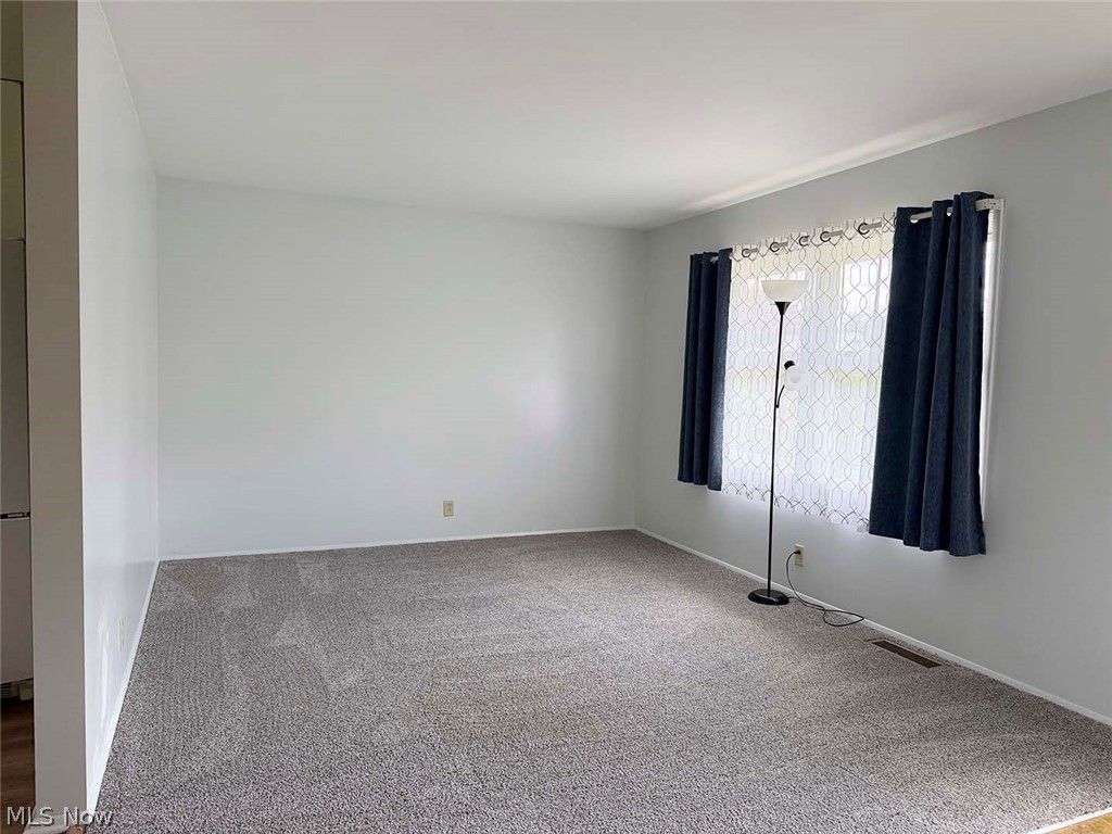 Photo of 421 Linwood Drive, Alliance, OH 44601 (MLS # 5203327)