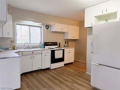 Tiny photo for 421 Linwood Drive, Alliance, OH 44601 (MLS # 5203327)