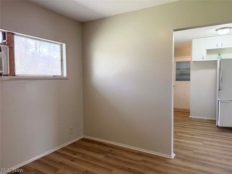 Tiny photo for 421 Linwood Drive, Alliance, OH 44601 (MLS # 5203327)