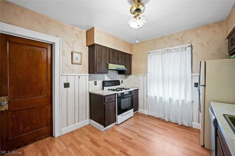 Tiny photo for 1646 Grace Avenue, Lakewood, OH 44107 (MLS # 5190052)