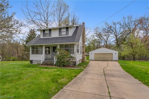 Photo of 3827 Frederick Street, Youngstown, OH 44515 (MLS # 5199824)