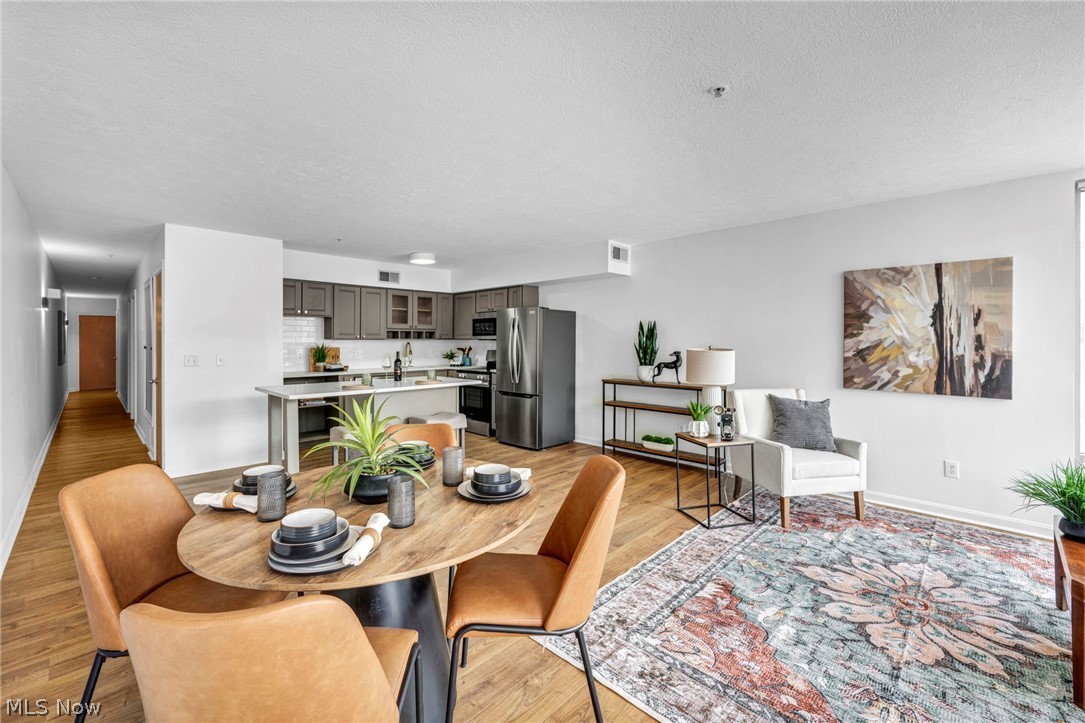 Condos/Stonebridge - Residential