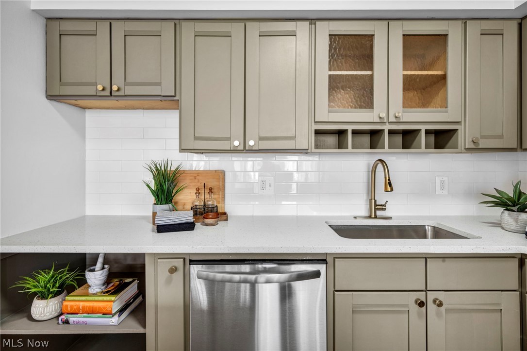 Condos/Stonebridge - Residential