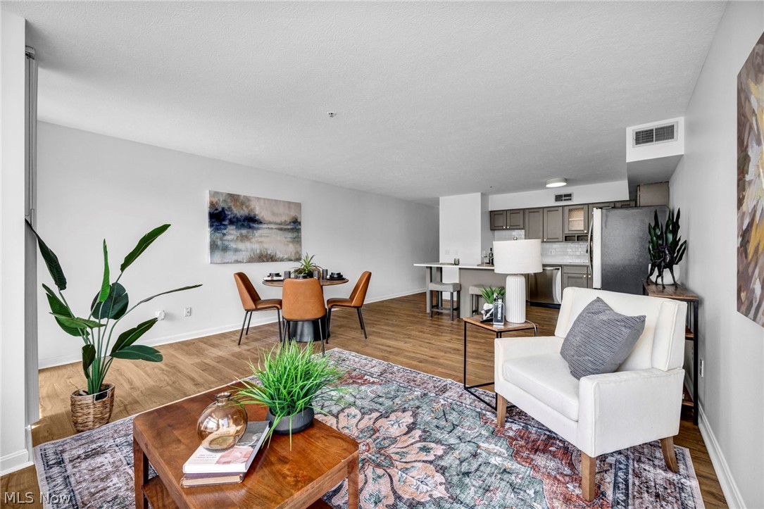 Condos/Stonebridge - Residential