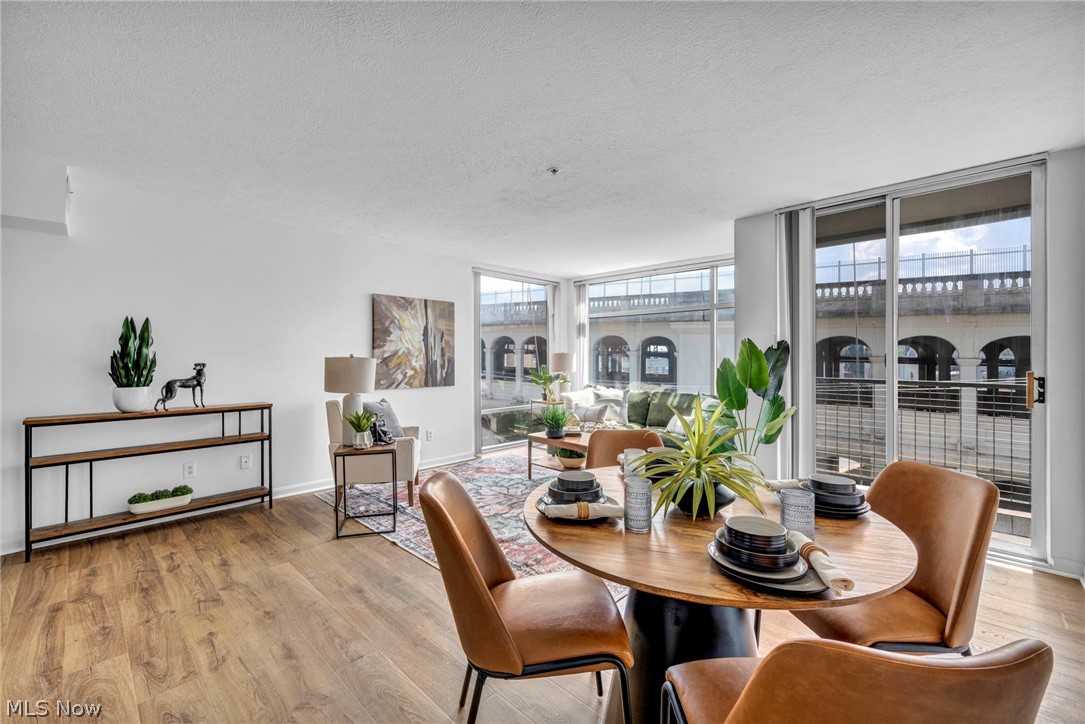 Condos/Stonebridge - Residential