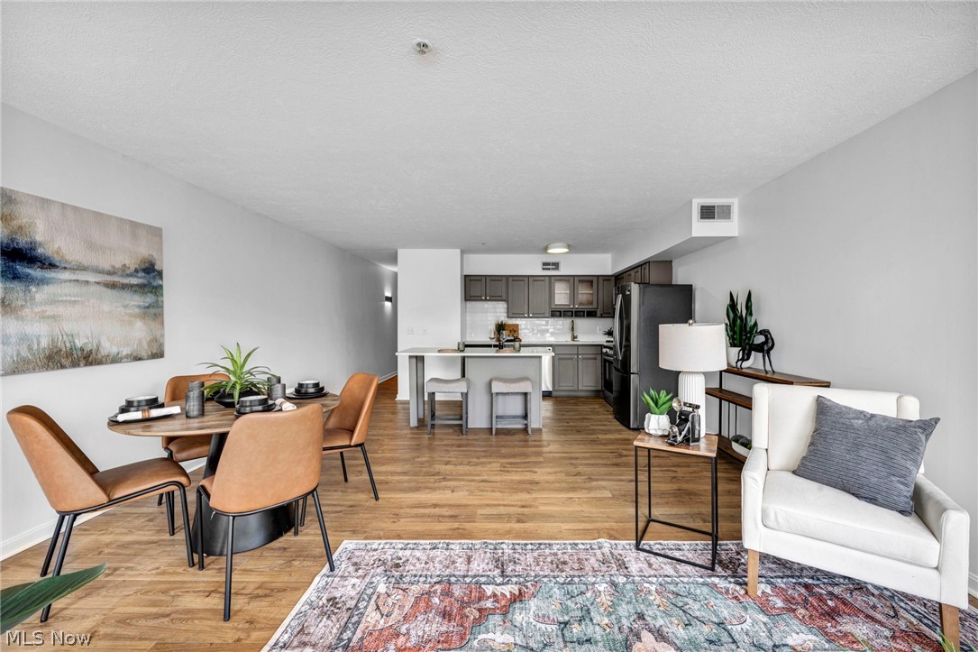Condos/Stonebridge - Residential