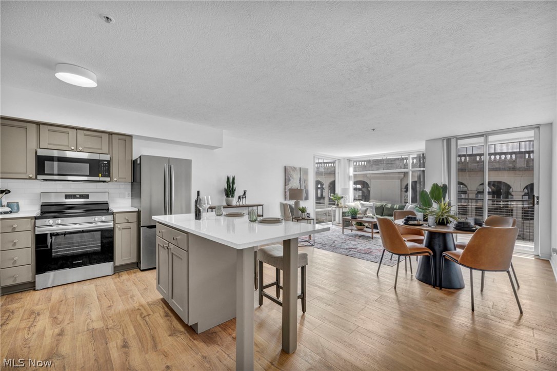 Condos/Stonebridge - Residential