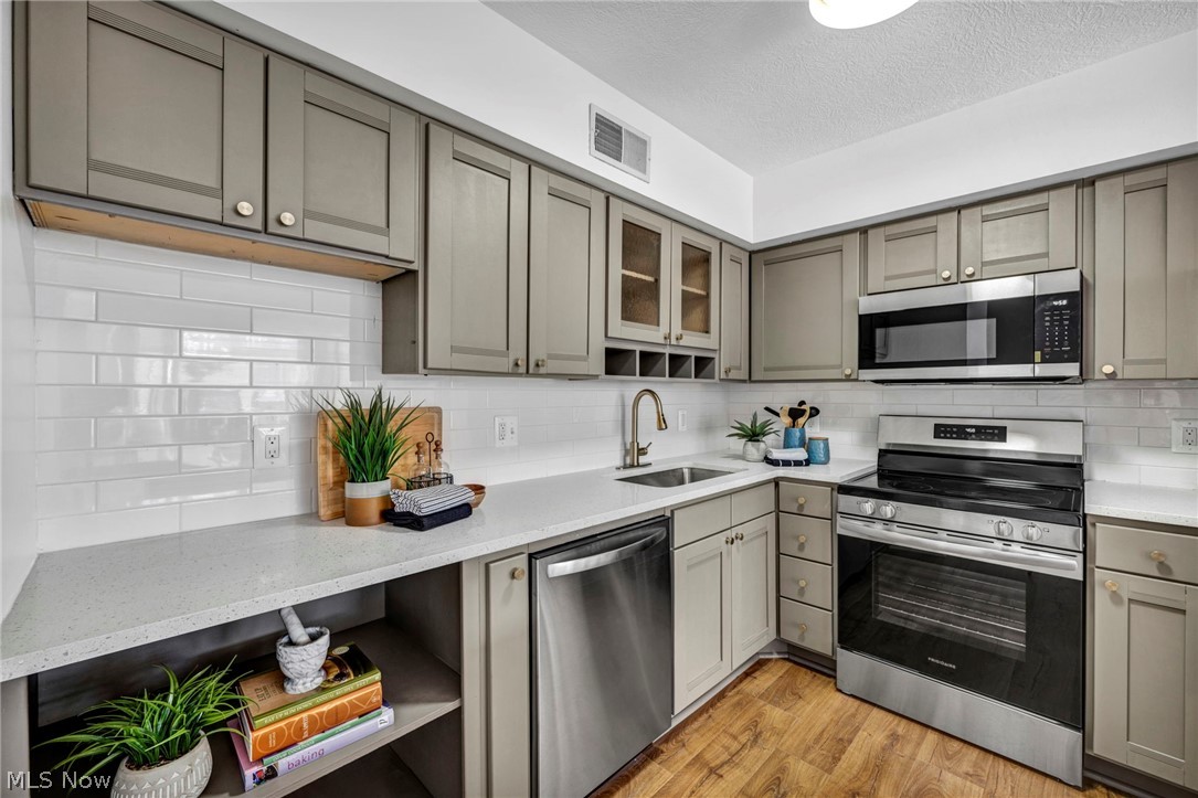 Condos/Stonebridge - Residential