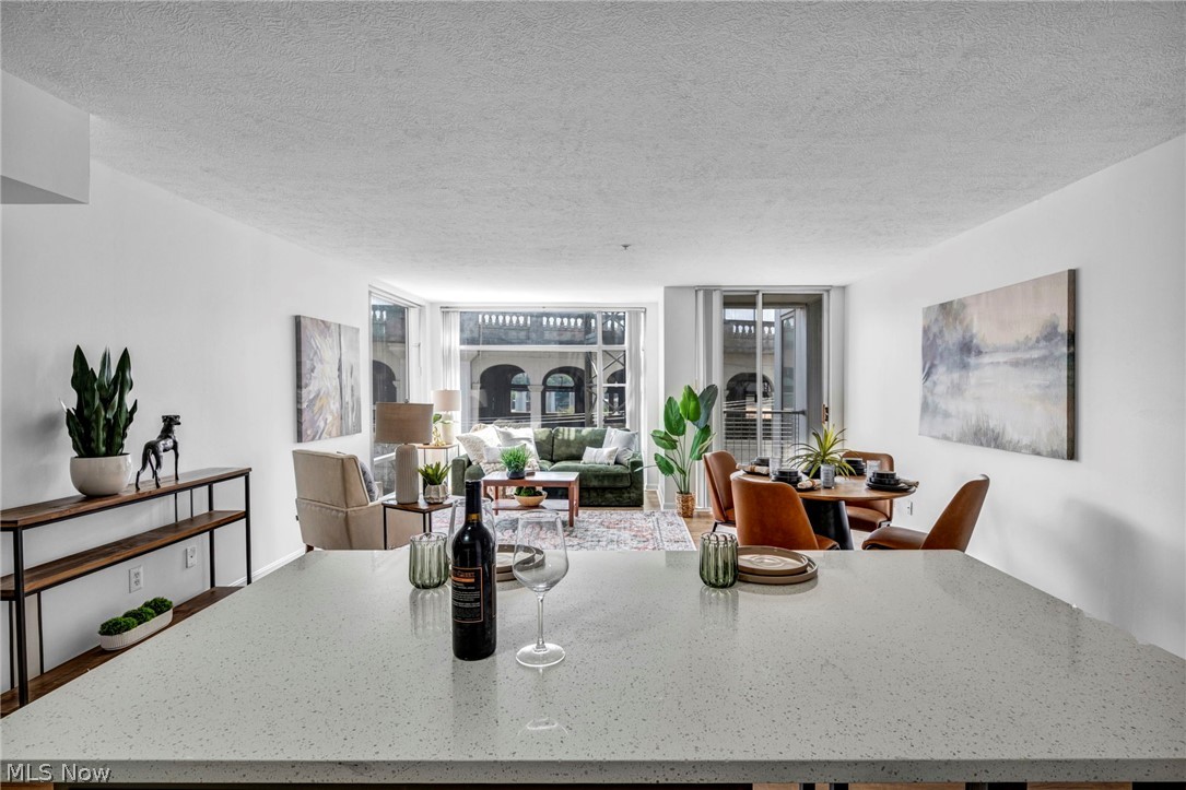 Condos/Stonebridge - Residential