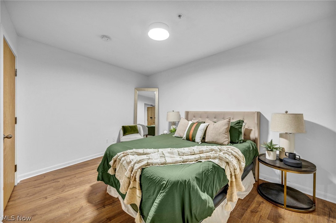 Condos/Stonebridge - Residential